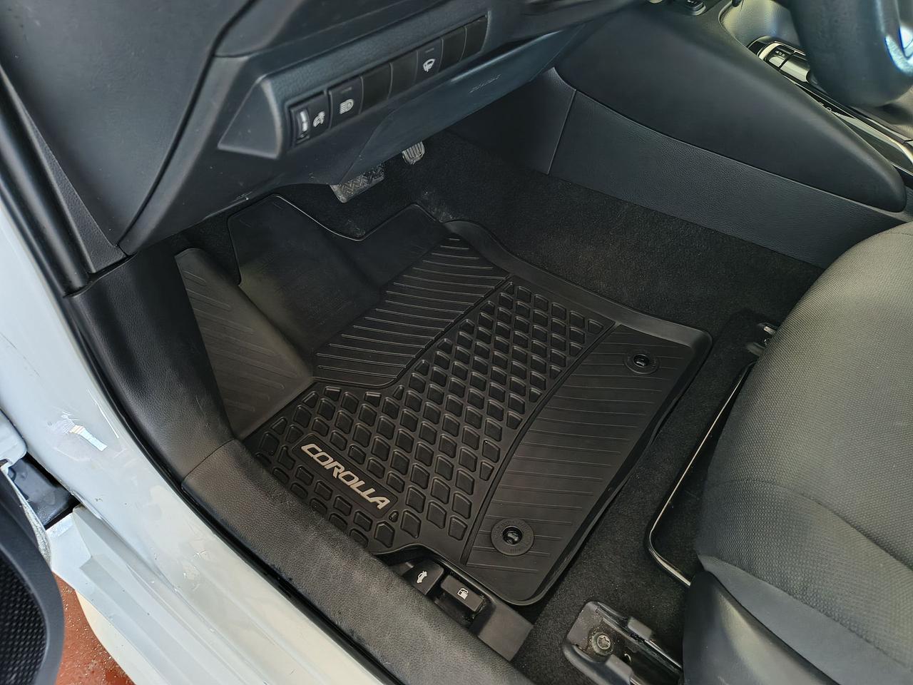 2022 Toyota Corolla LE Photo0