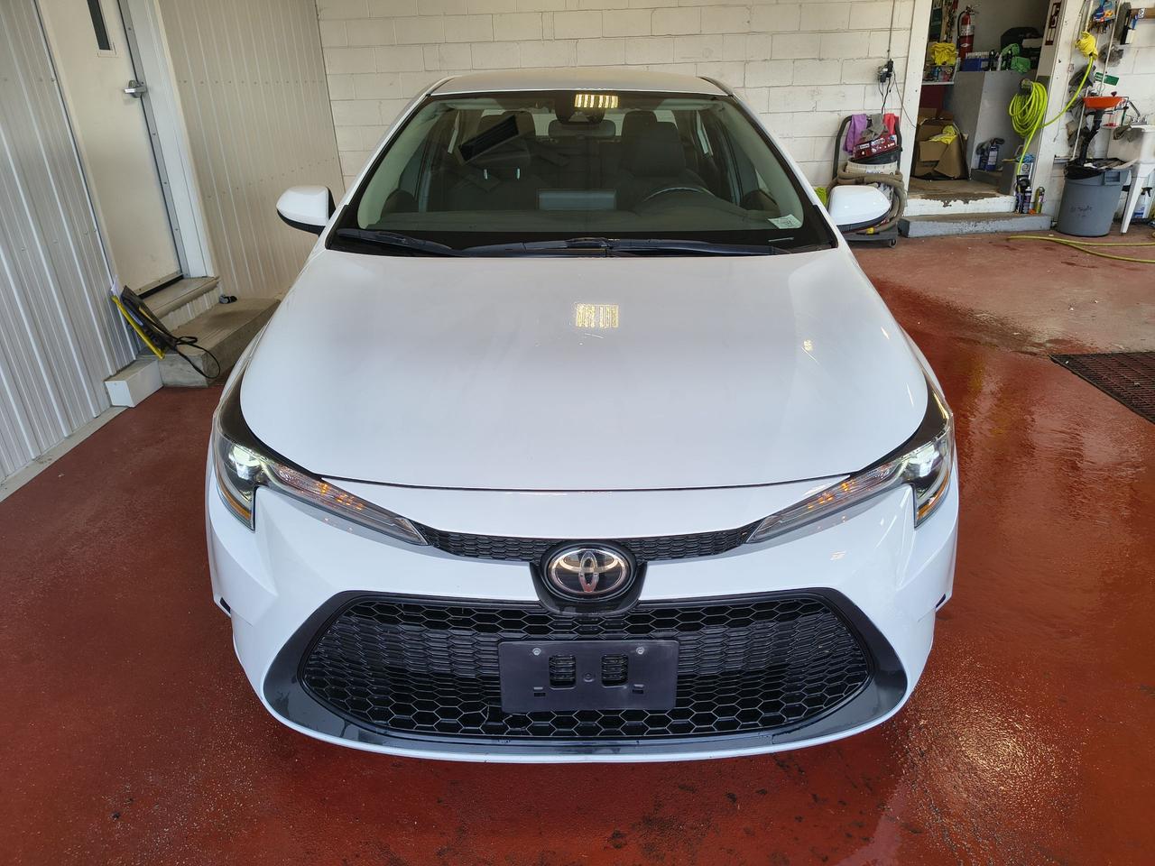 2022 Toyota Corolla LE Photo0