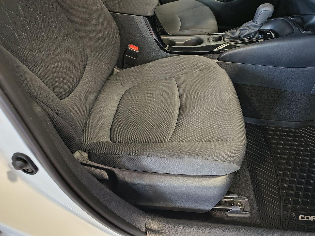 2022 Toyota Corolla LE Photo0