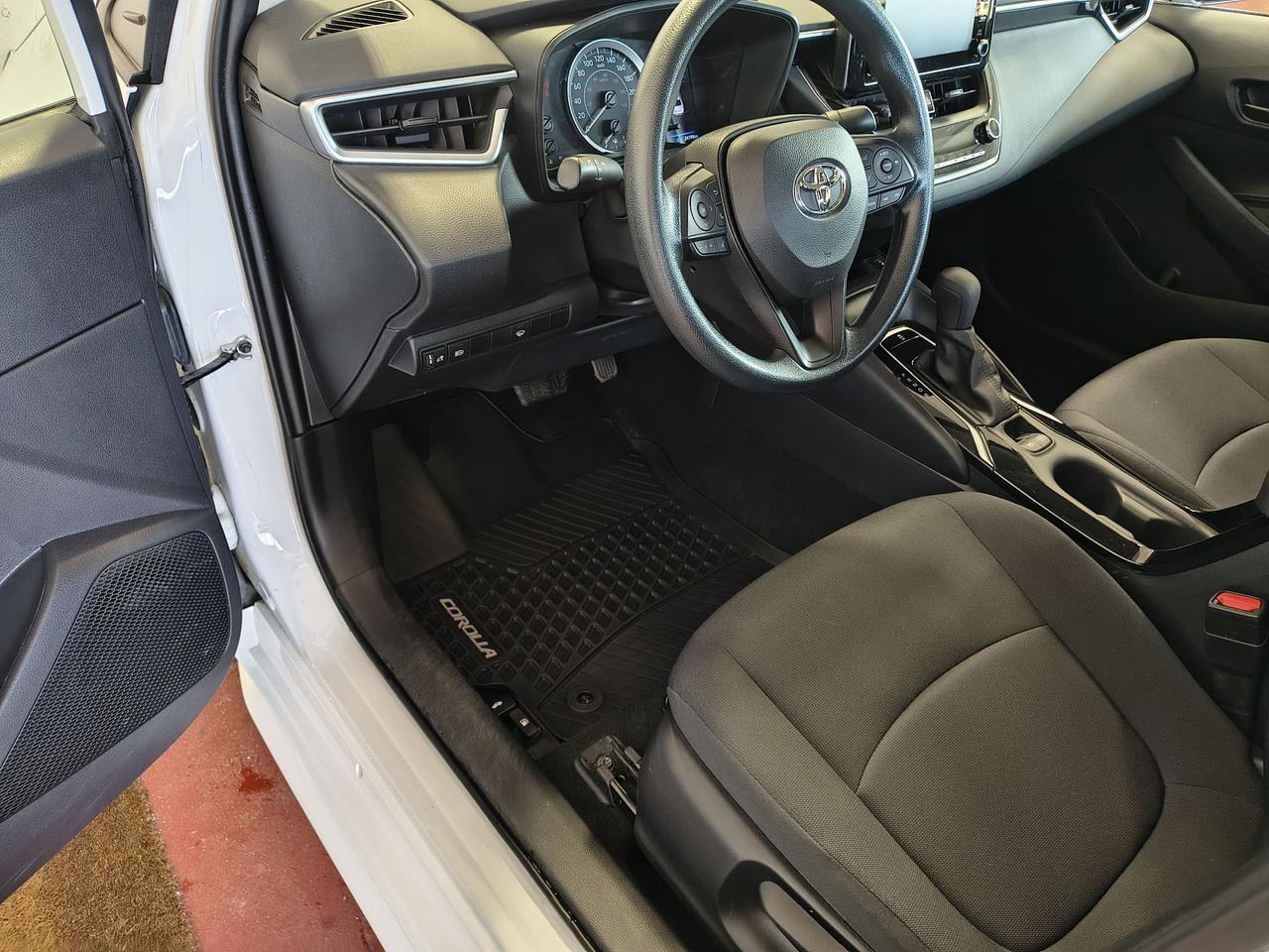 2022 Toyota Corolla LE Photo0