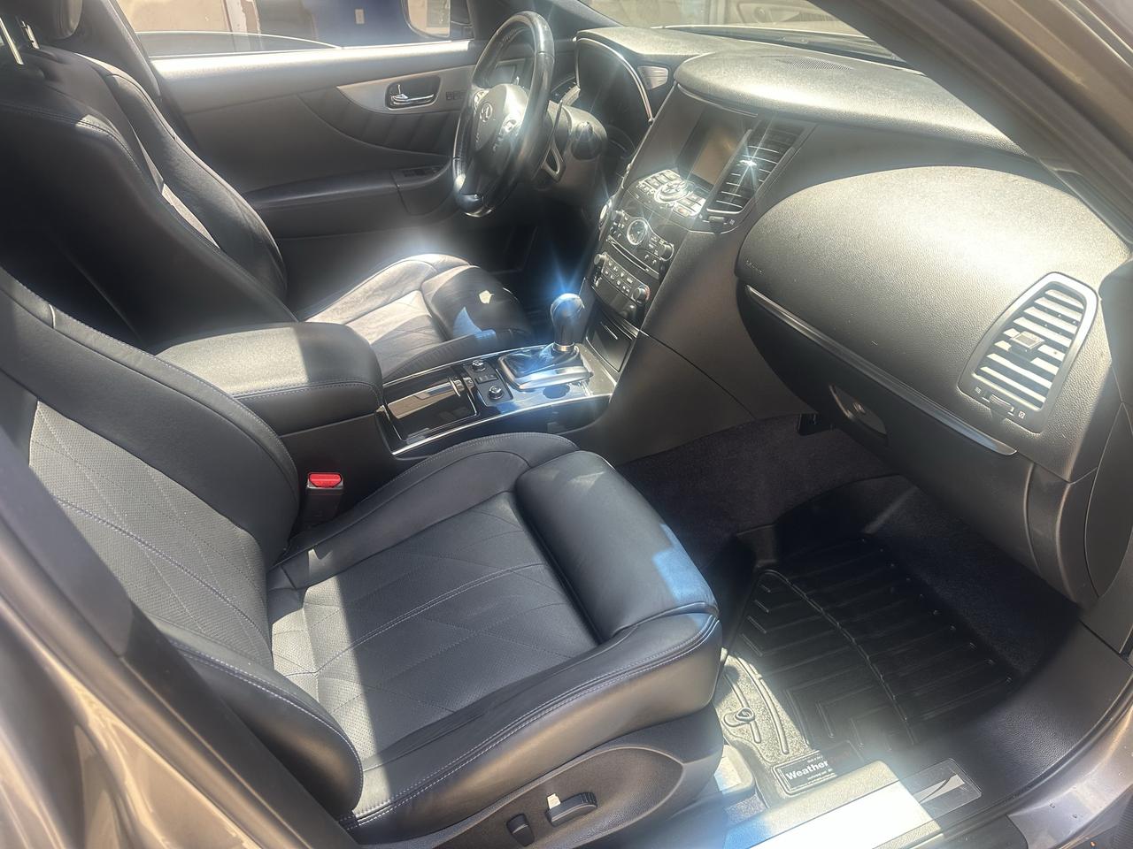 2015 Infiniti QX70 Sport Photo