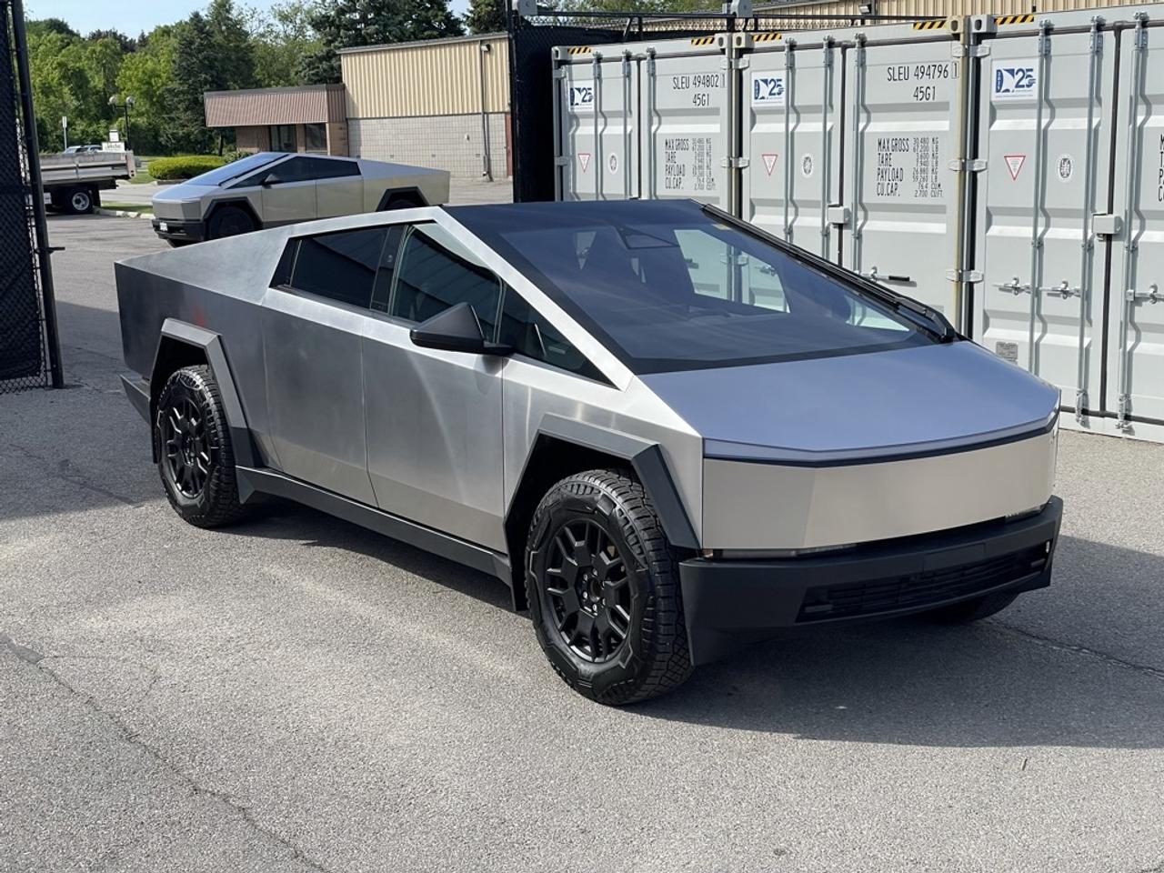 2024 Tesla Cybertruck AWD FOUNDATION SERIES   1 Owner   Clean! Photo3
