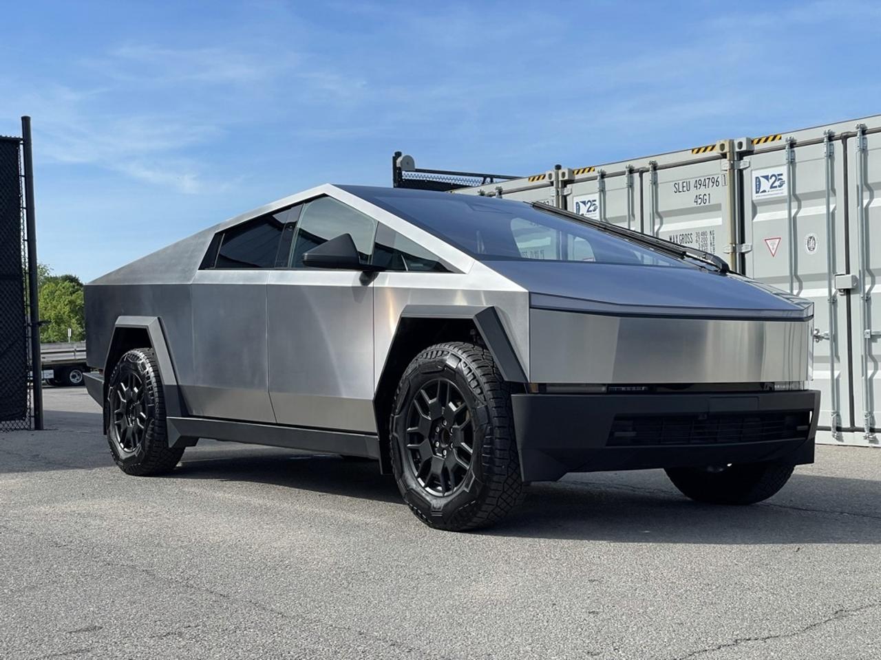 2024 Tesla Cybertruck AWD FOUNDATION SERIES   1 Owner   Clean! Photo2