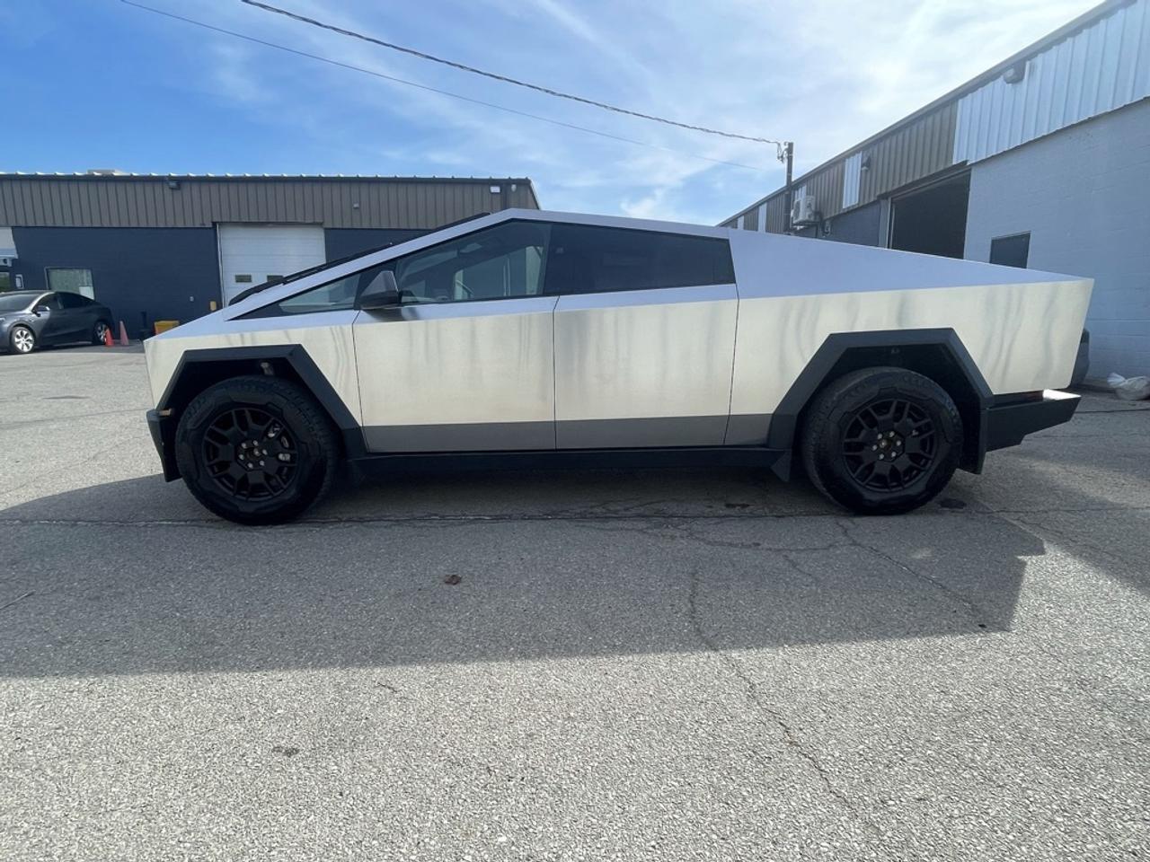 2024 Tesla Cybertruck AWD FOUNDATION SERIES   1 Owner   Clean! Photo