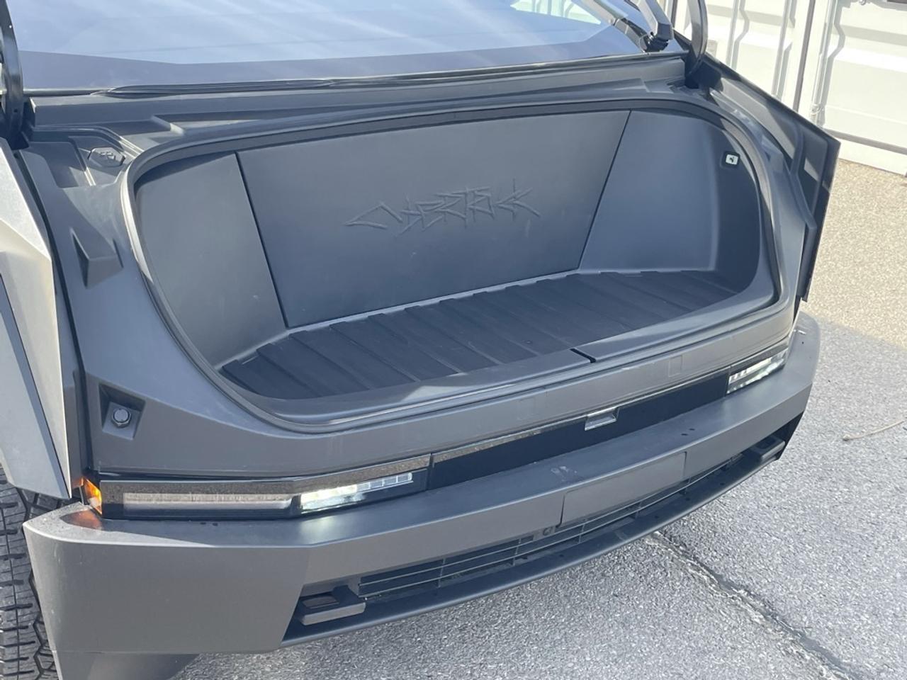 2024 Tesla Cybertruck AWD FOUNDATION SERIES   1 Owner   Clean! Photo