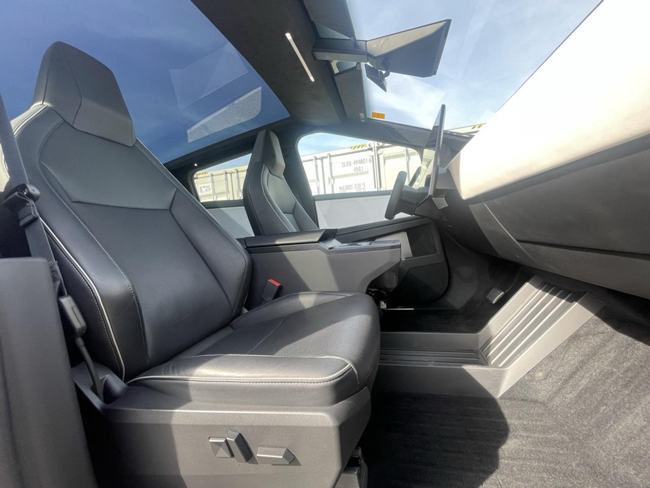 2024 Tesla Cybertruck AWD FOUNDATION SERIES   1 Owner   Clean! Photo