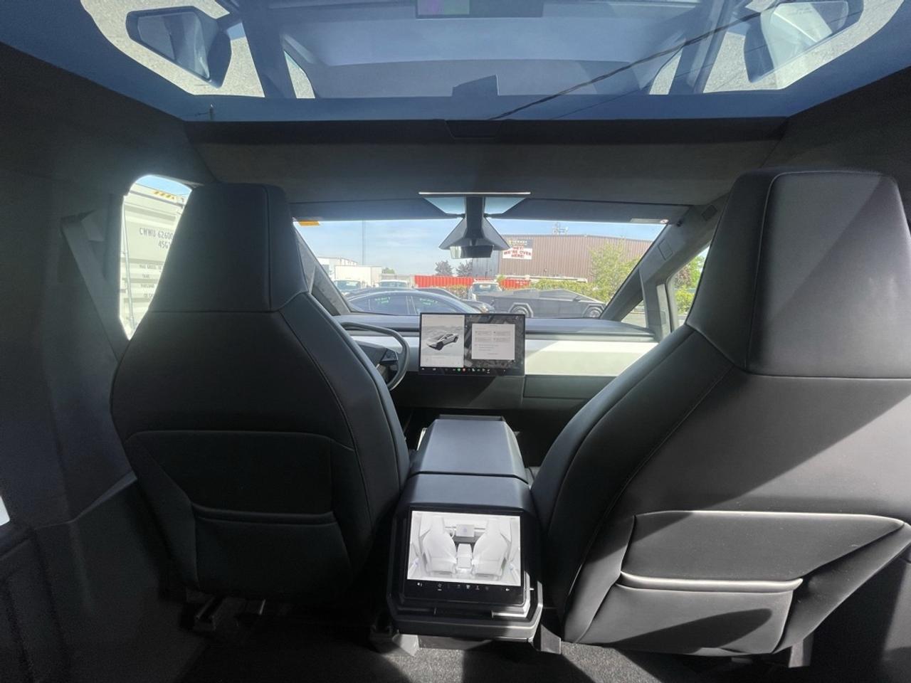 2024 Tesla Cybertruck AWD FOUNDATION SERIES   1 Owner   Clean! Photo