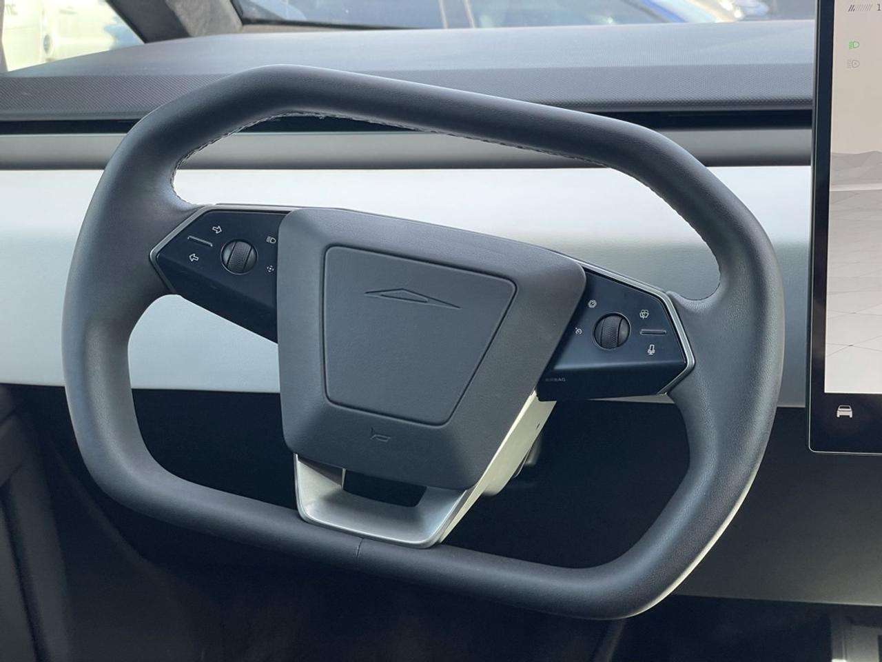 2024 Tesla Cybertruck AWD FOUNDATION SERIES   1 Owner   Clean! Photo