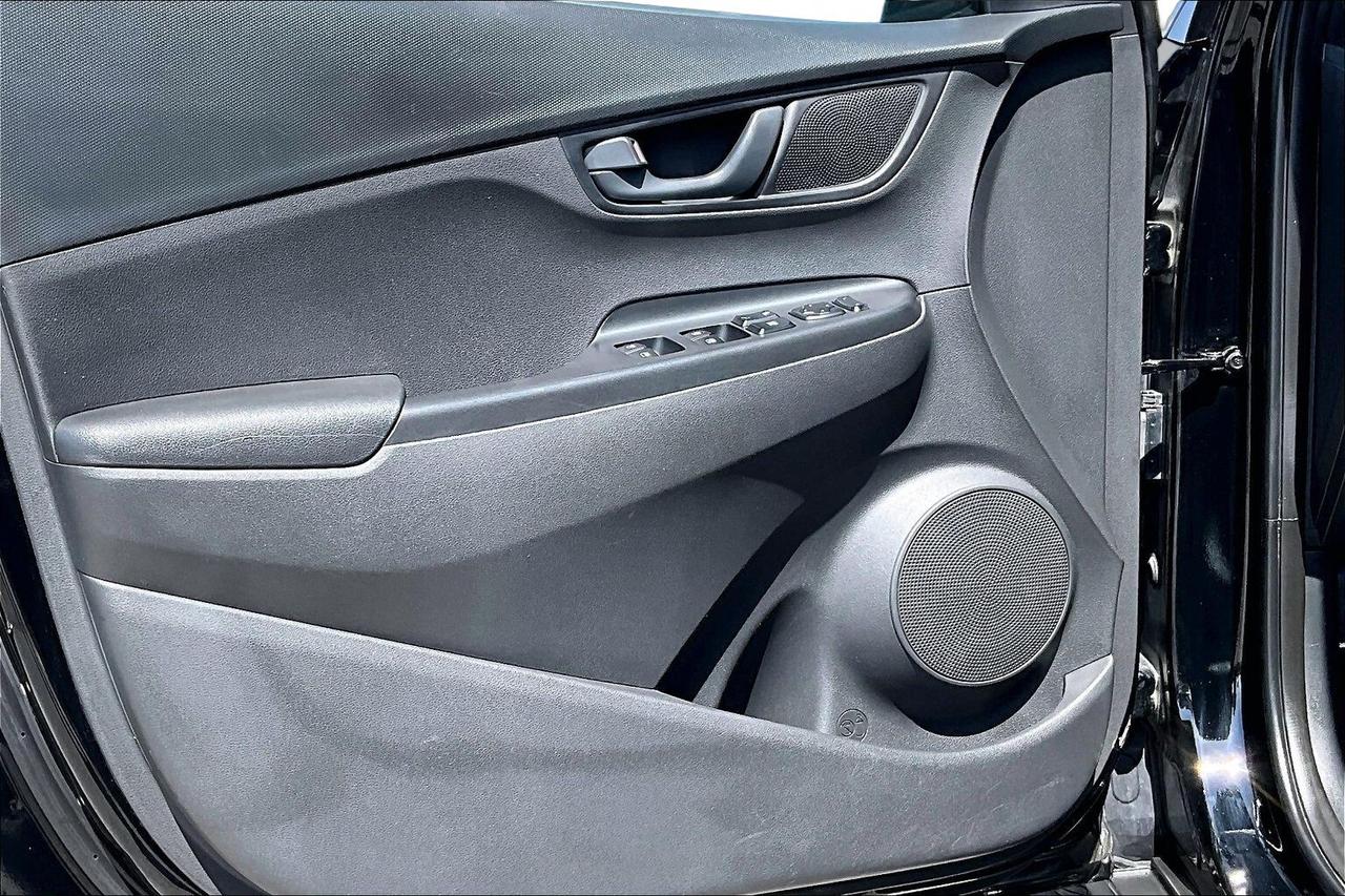 2023 Hyundai KONA PREFERRED AWD   ACCIDENT FREE   HEATED SEATS/STEER Photo