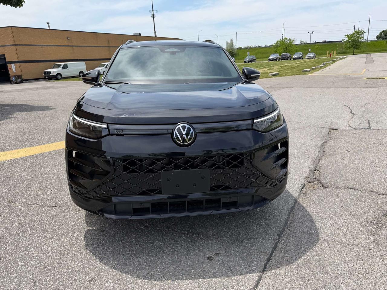 2026 Volkswagen Tiguan Comfortline R-Line Black Edition 1 Owner Certified Photo