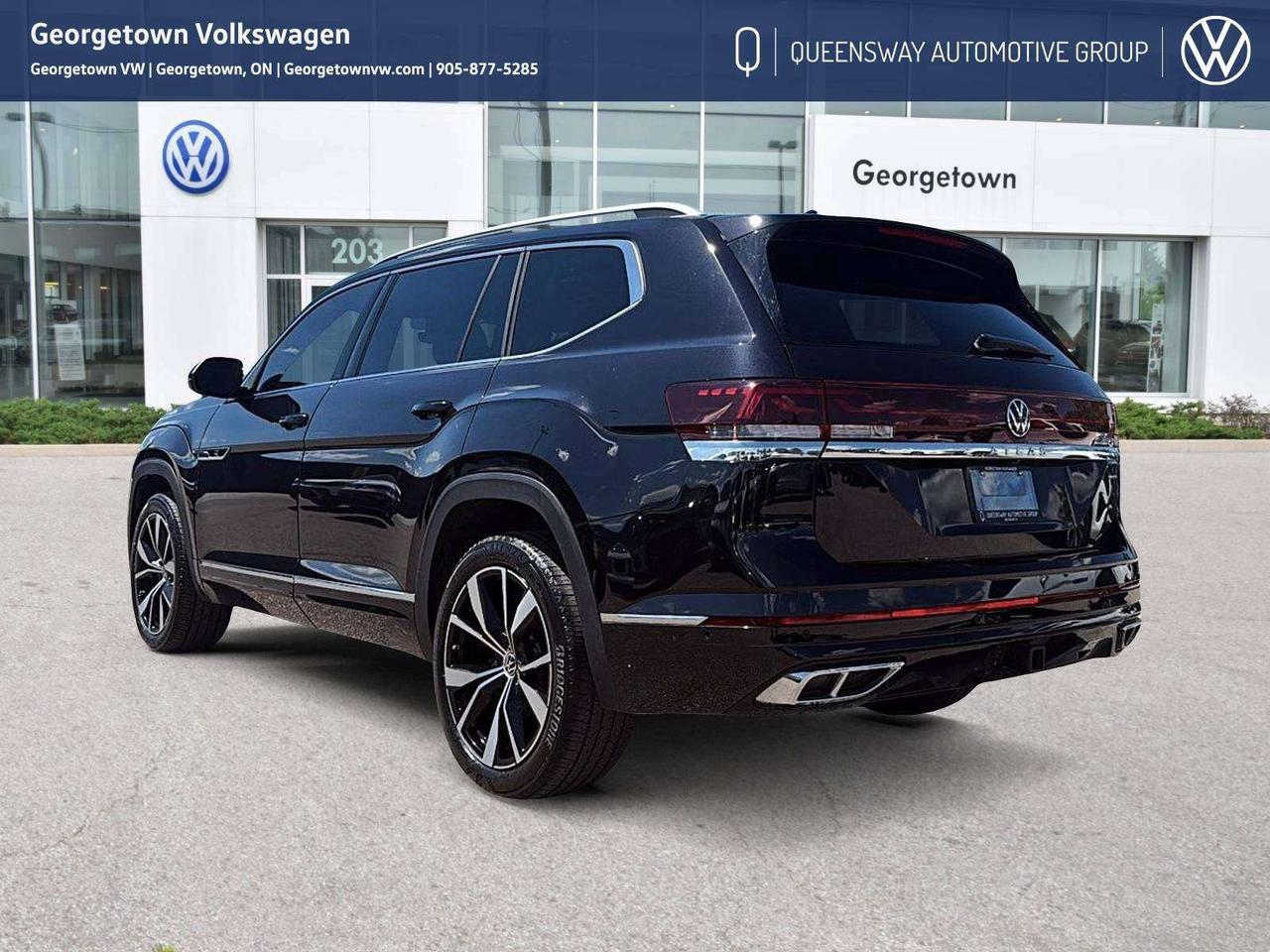 2024 Volkswagen Atlas Execline Captain's Chair Pkg   Carplay   Pano Roof Photo
