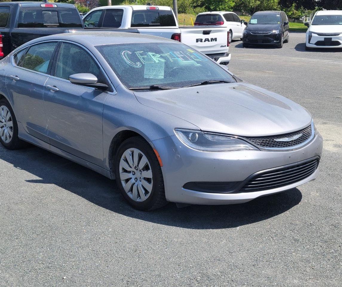 2016 Chrysler 200 4dr Sdn LX FWD Photo