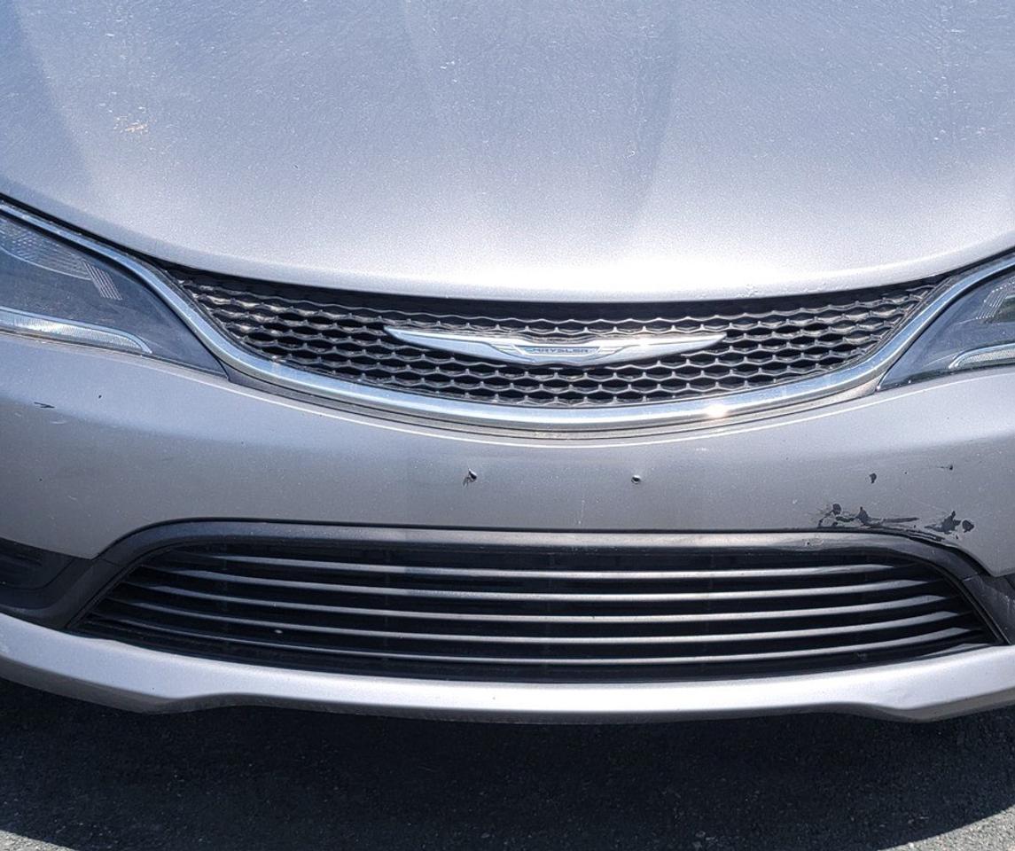 2016 Chrysler 200 4dr Sdn LX FWD Photo