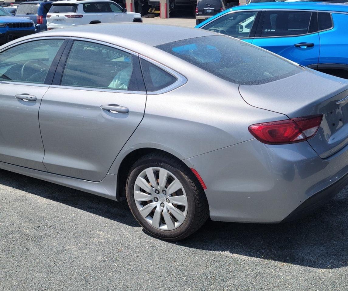 2016 Chrysler 200 4dr Sdn LX FWD Photo