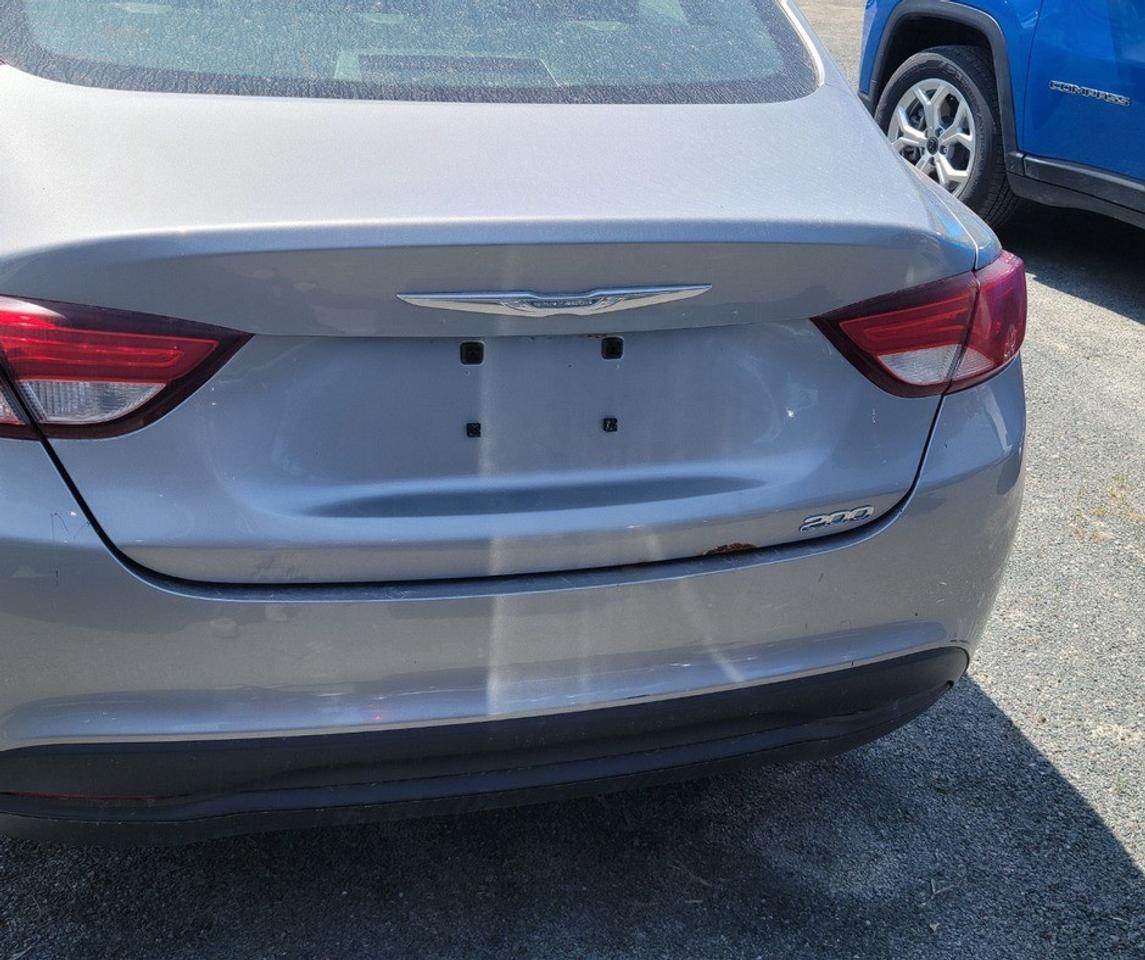 2016 Chrysler 200 4dr Sdn LX FWD Photo