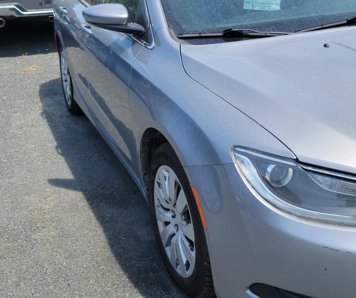 2016 Chrysler 200 4dr Sdn LX FWD Photo