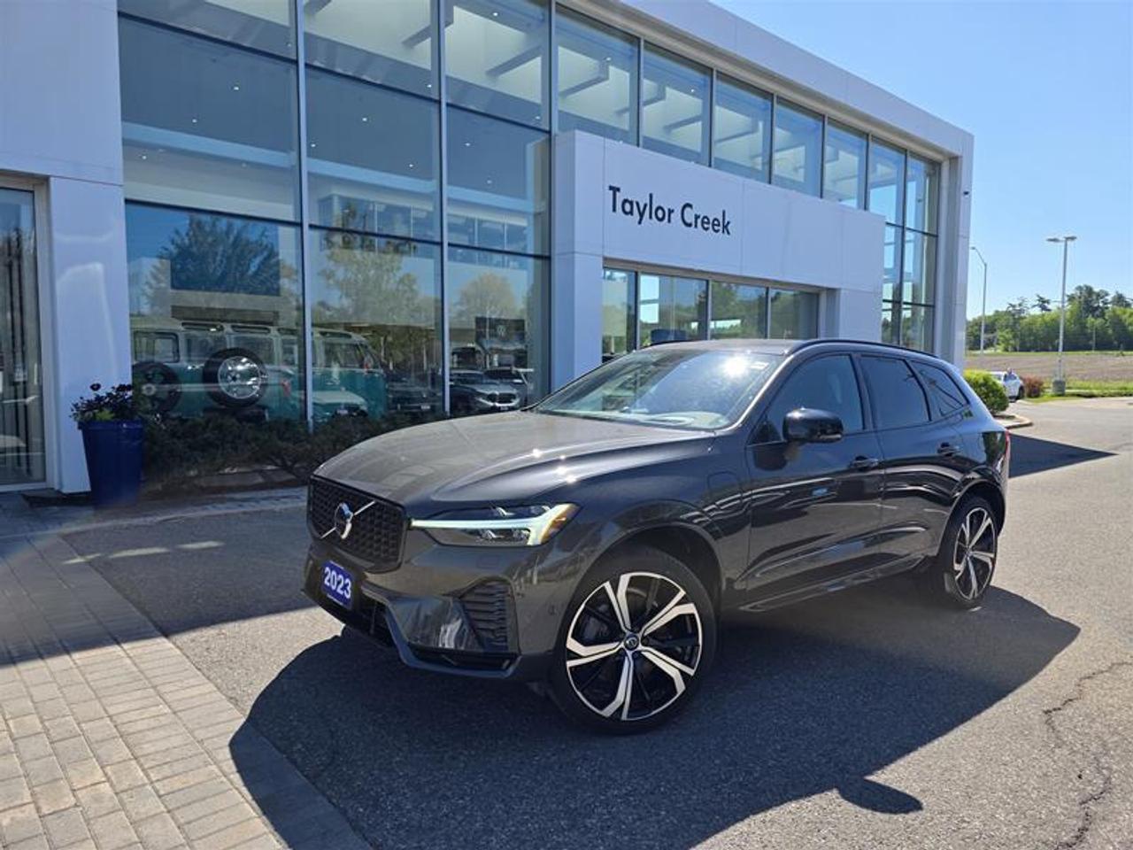 2023 Volvo XC60 Recharge Ultimate - Dark W/Winter wheel pkg Photo0