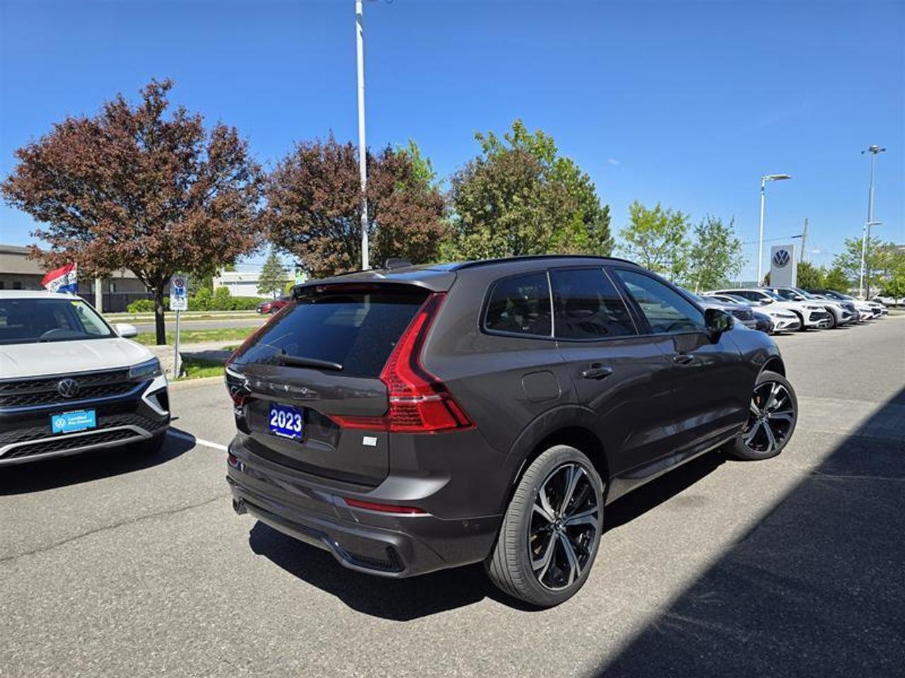 2023 Volvo XC60 Recharge Ultimate - Dark W/Winter wheel pkg Photo4