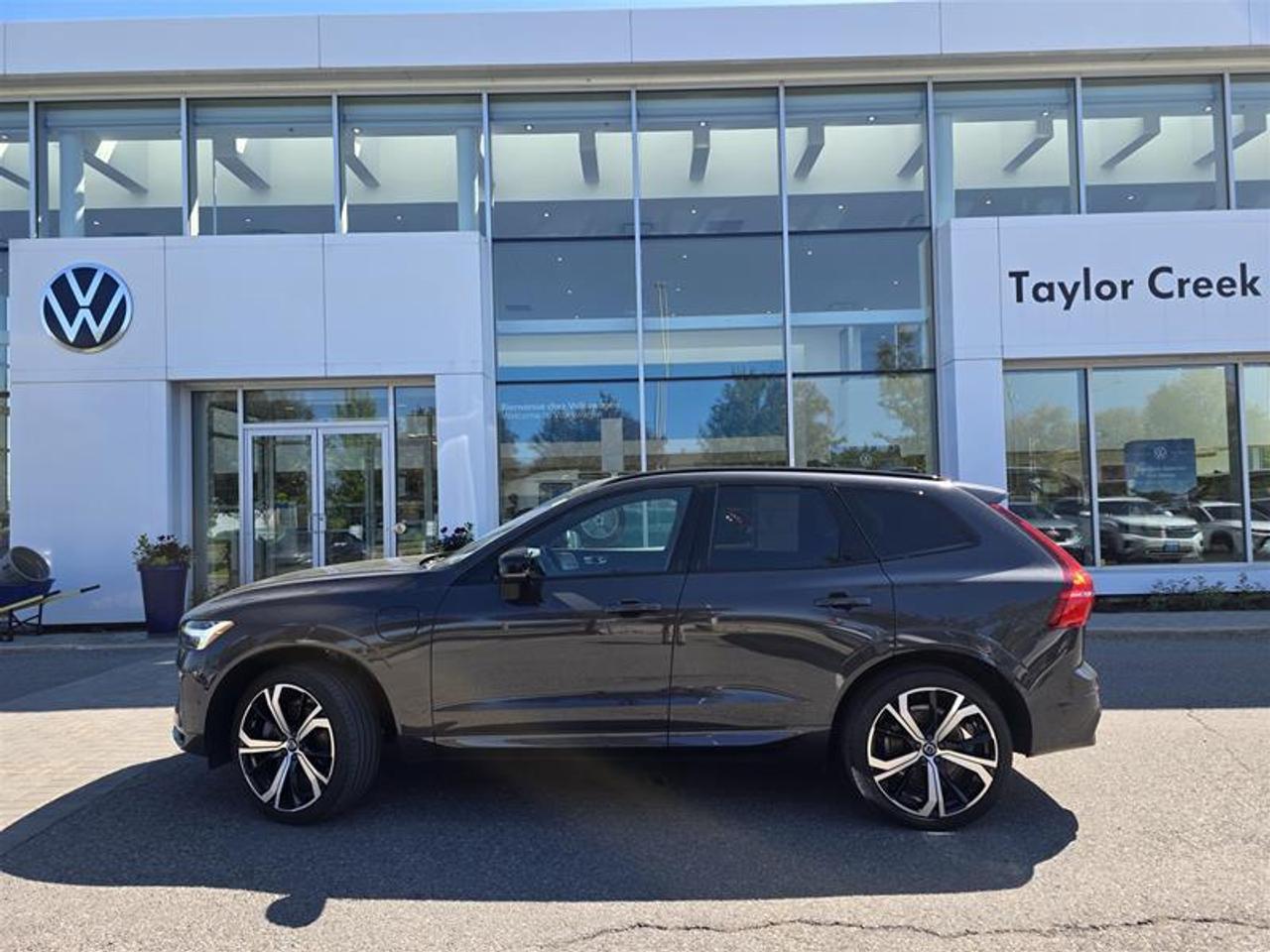 2023 Volvo XC60 Recharge Ultimate - Dark W/Winter wheel pkg Photo