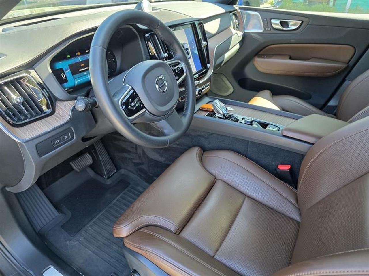 2023 Volvo XC60 Recharge Ultimate - Dark W/Winter wheel pkg Photo