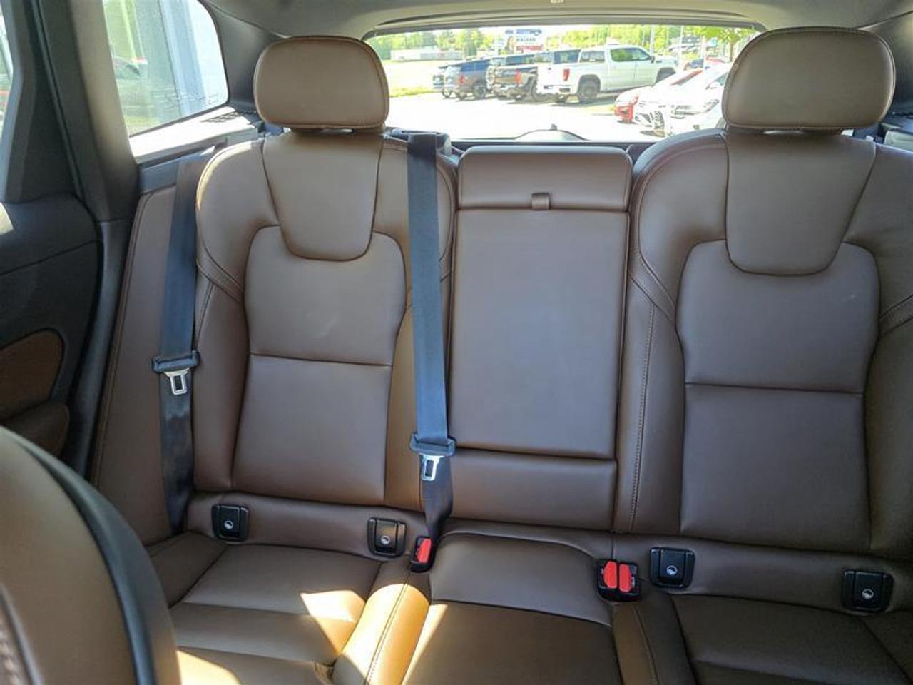 2023 Volvo XC60 Recharge Ultimate - Dark W/Winter wheel pkg Photo