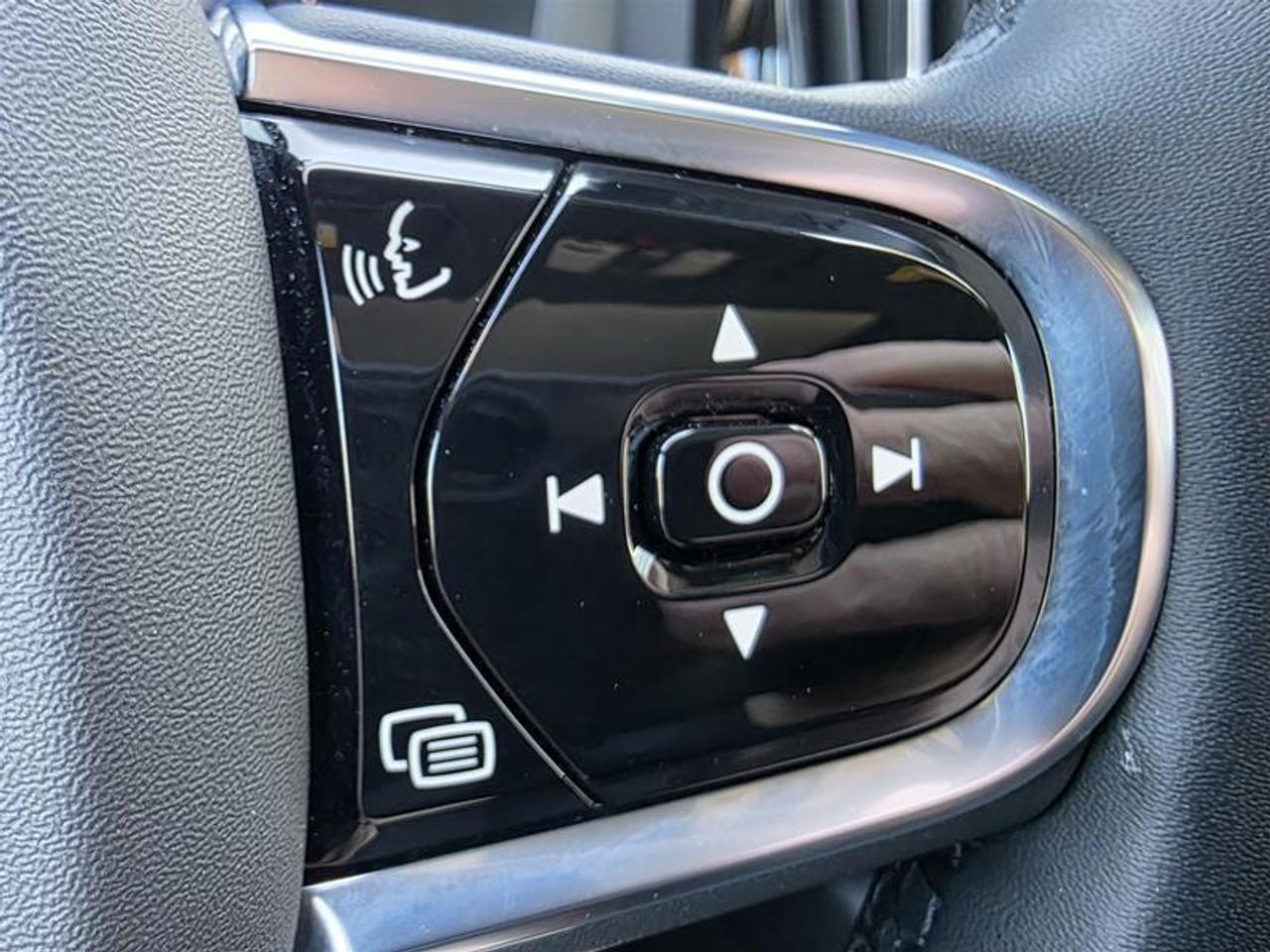 2023 Volvo XC60 Recharge Ultimate - Dark W/Winter wheel pkg Photo