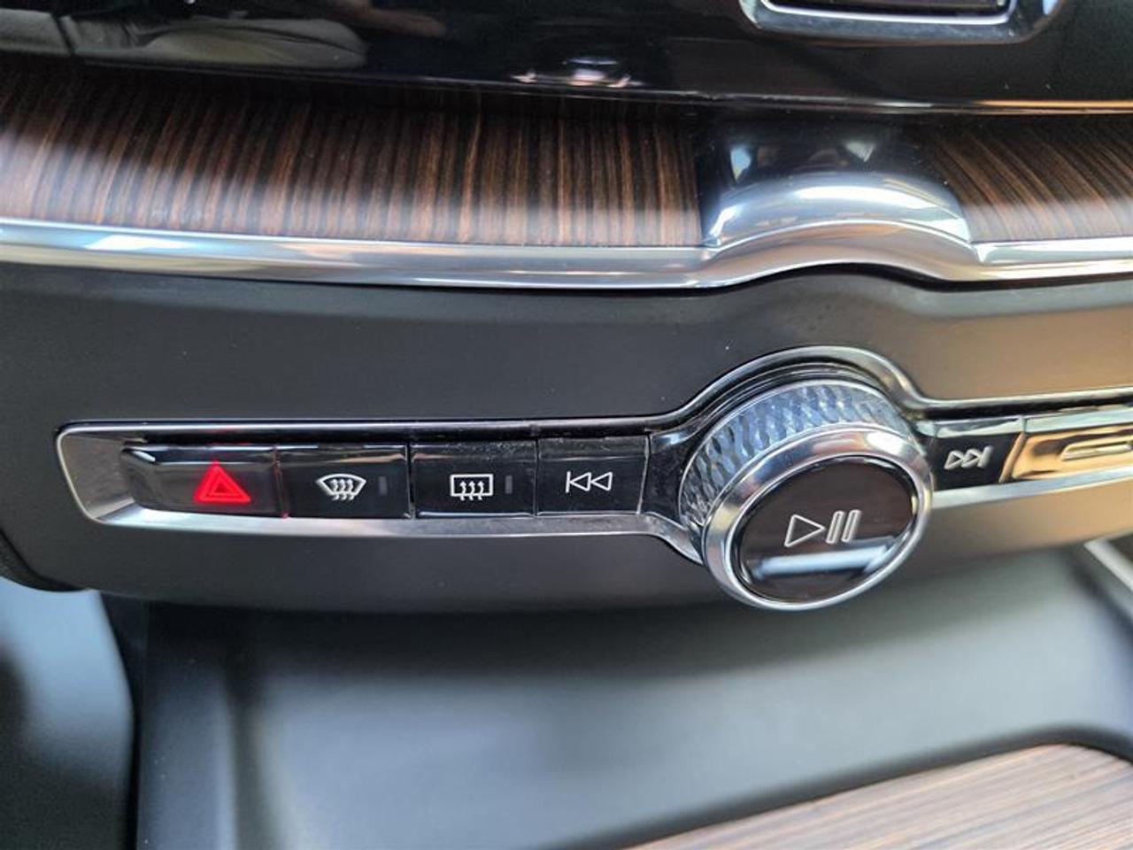 2023 Volvo XC60 Recharge Ultimate - Dark W/Winter wheel pkg Photo