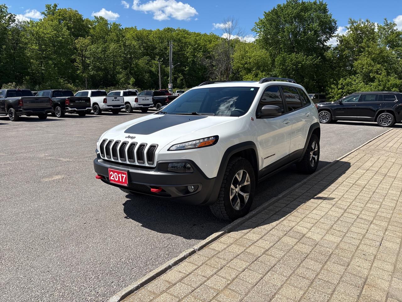 2017 Jeep Cherokee L PLUS PKG Photo