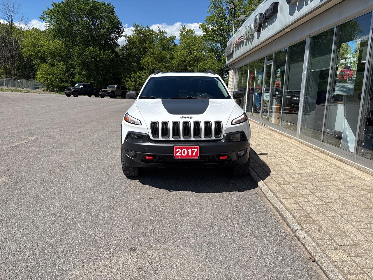 2017 Jeep Cherokee L PLUS PKG Photo