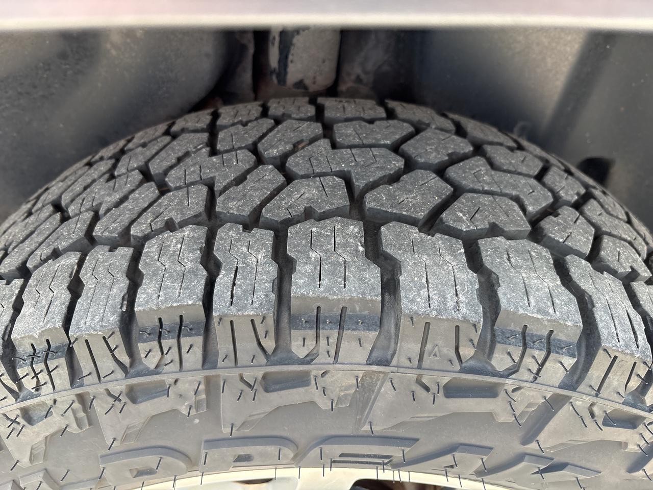 2017 Jeep Cherokee L PLUS PKG Photo