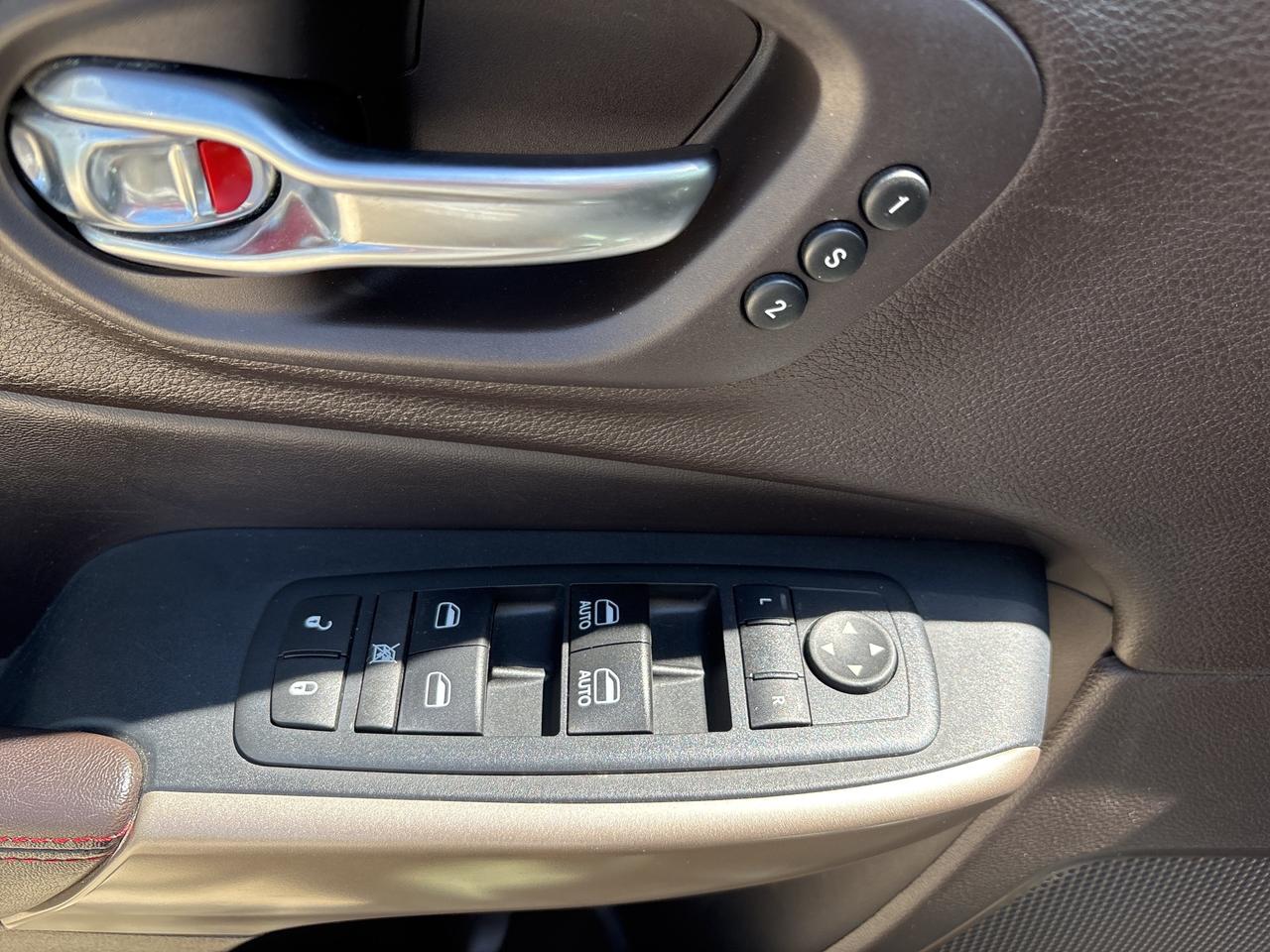 2017 Jeep Cherokee L PLUS PKG Photo