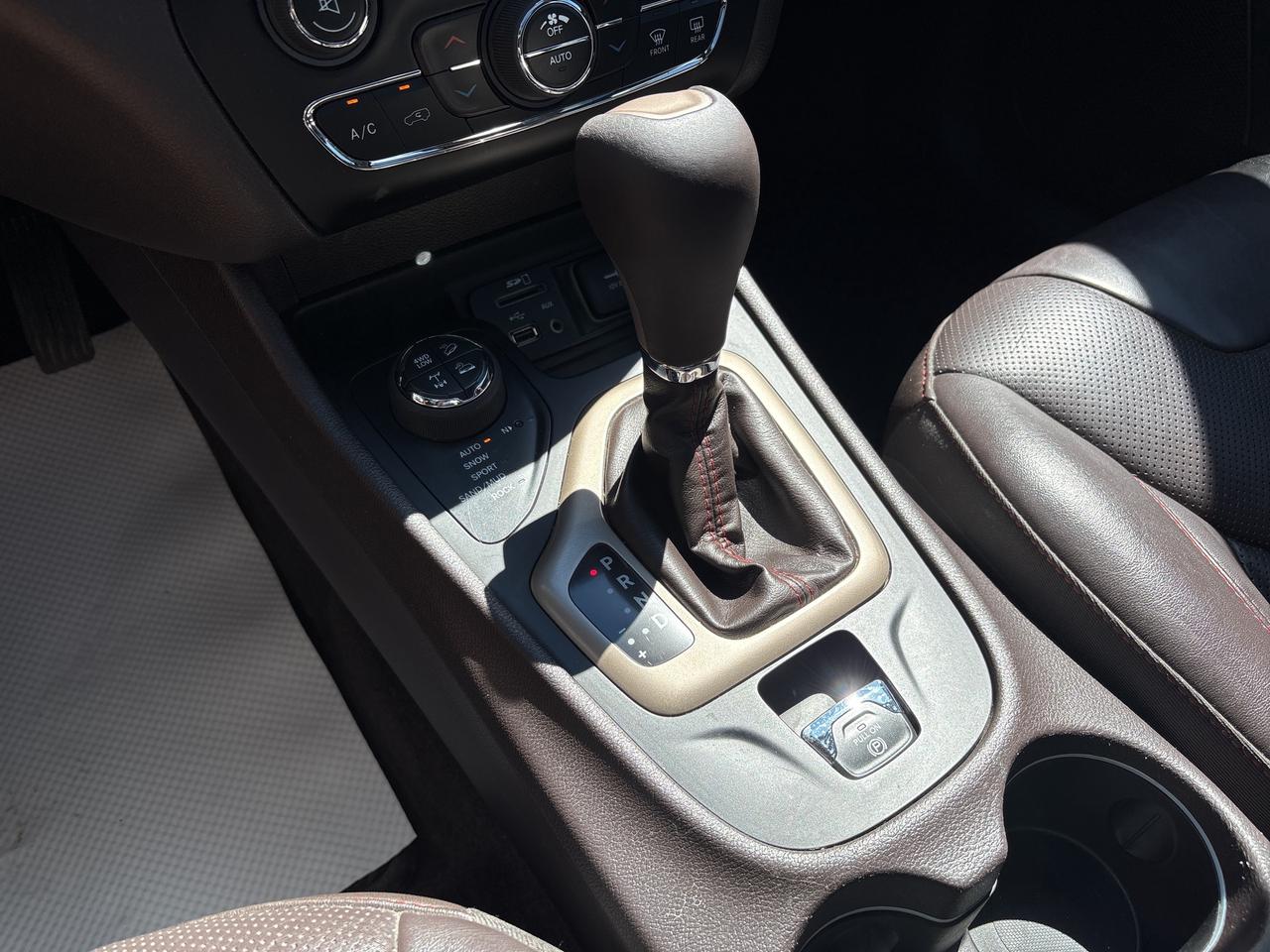 2017 Jeep Cherokee L PLUS PKG Photo