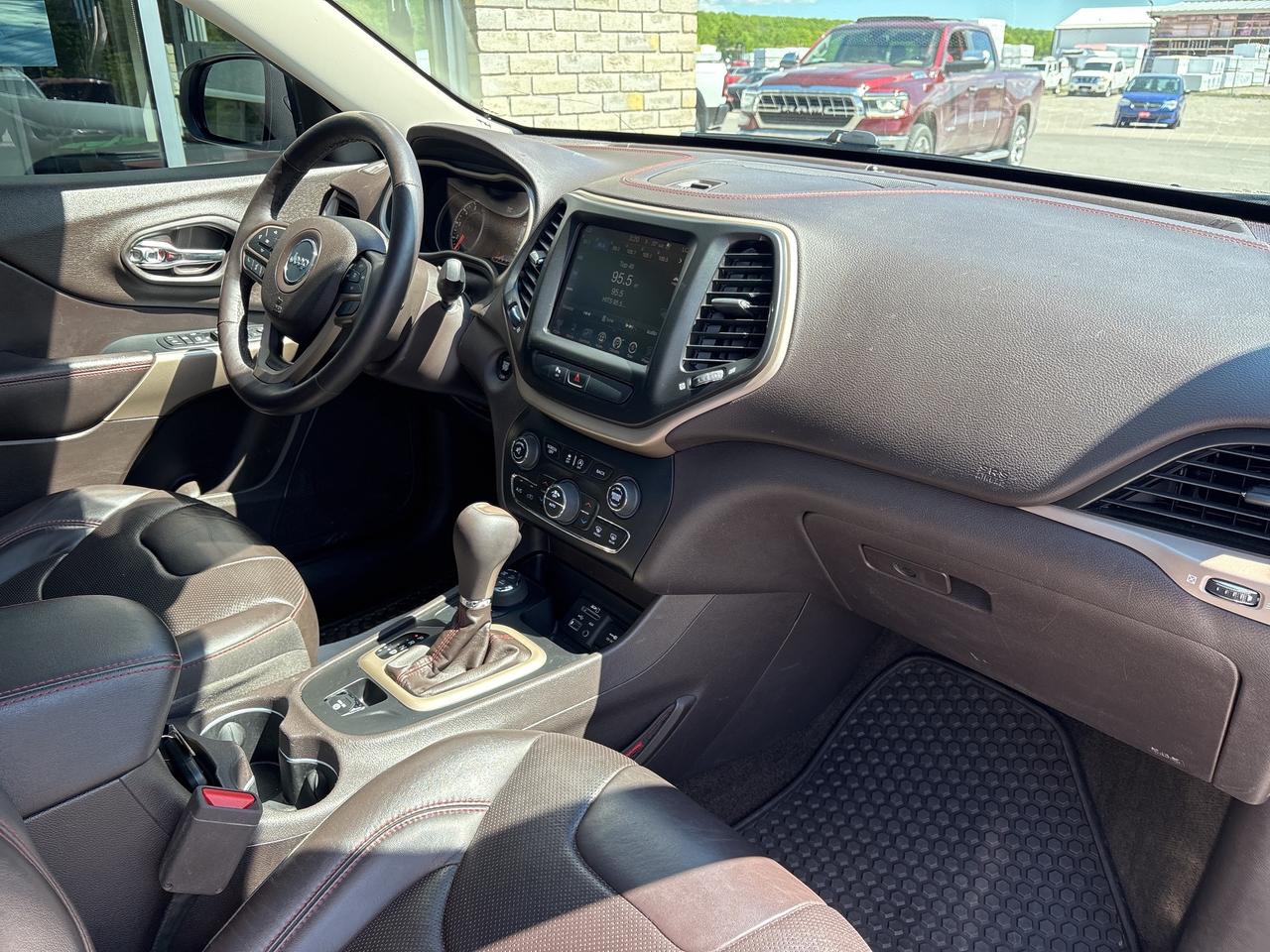 2017 Jeep Cherokee L PLUS PKG Photo