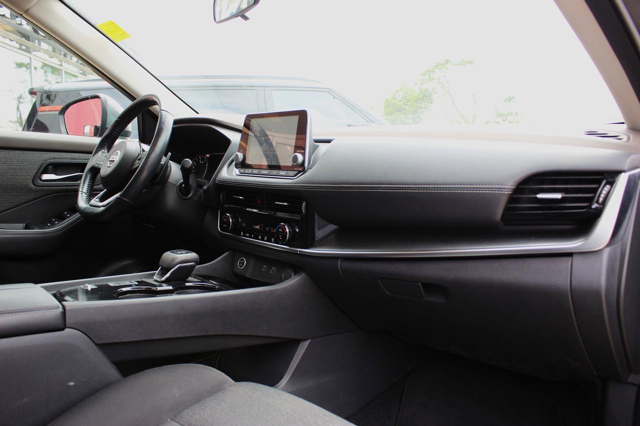 2021 Nissan Rogue SV Photo