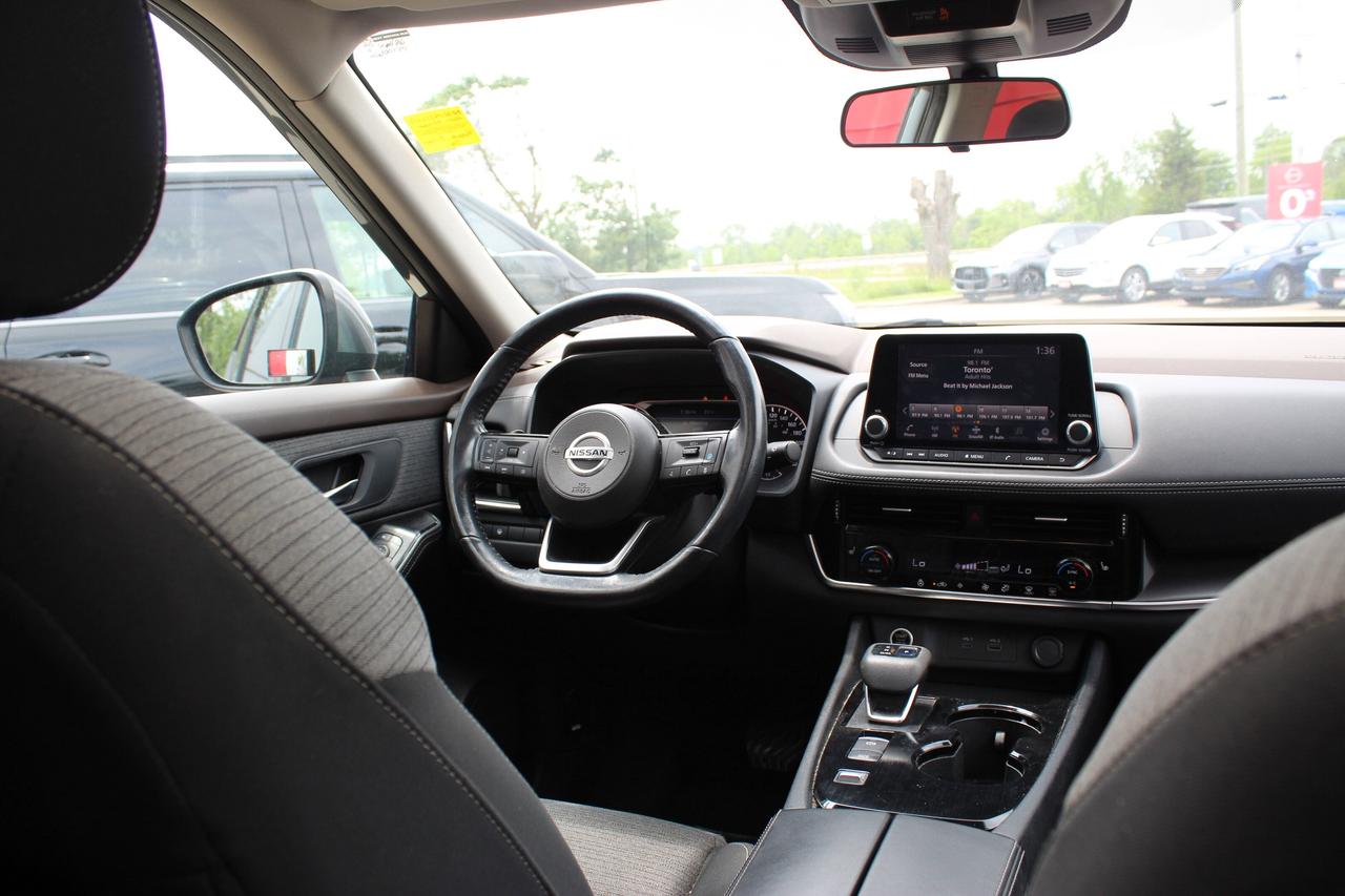 2021 Nissan Rogue SV Photo