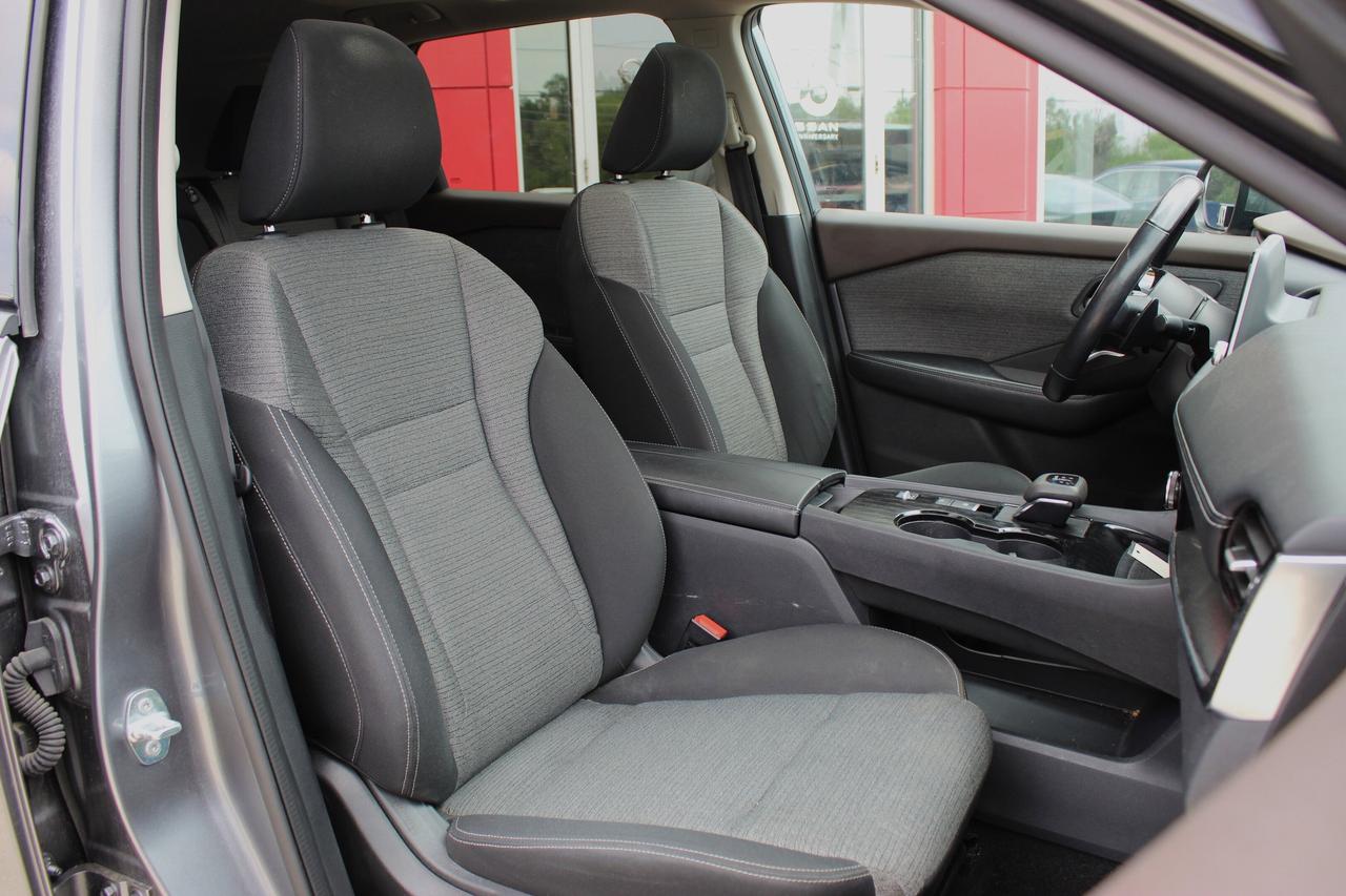 2021 Nissan Rogue SV Photo