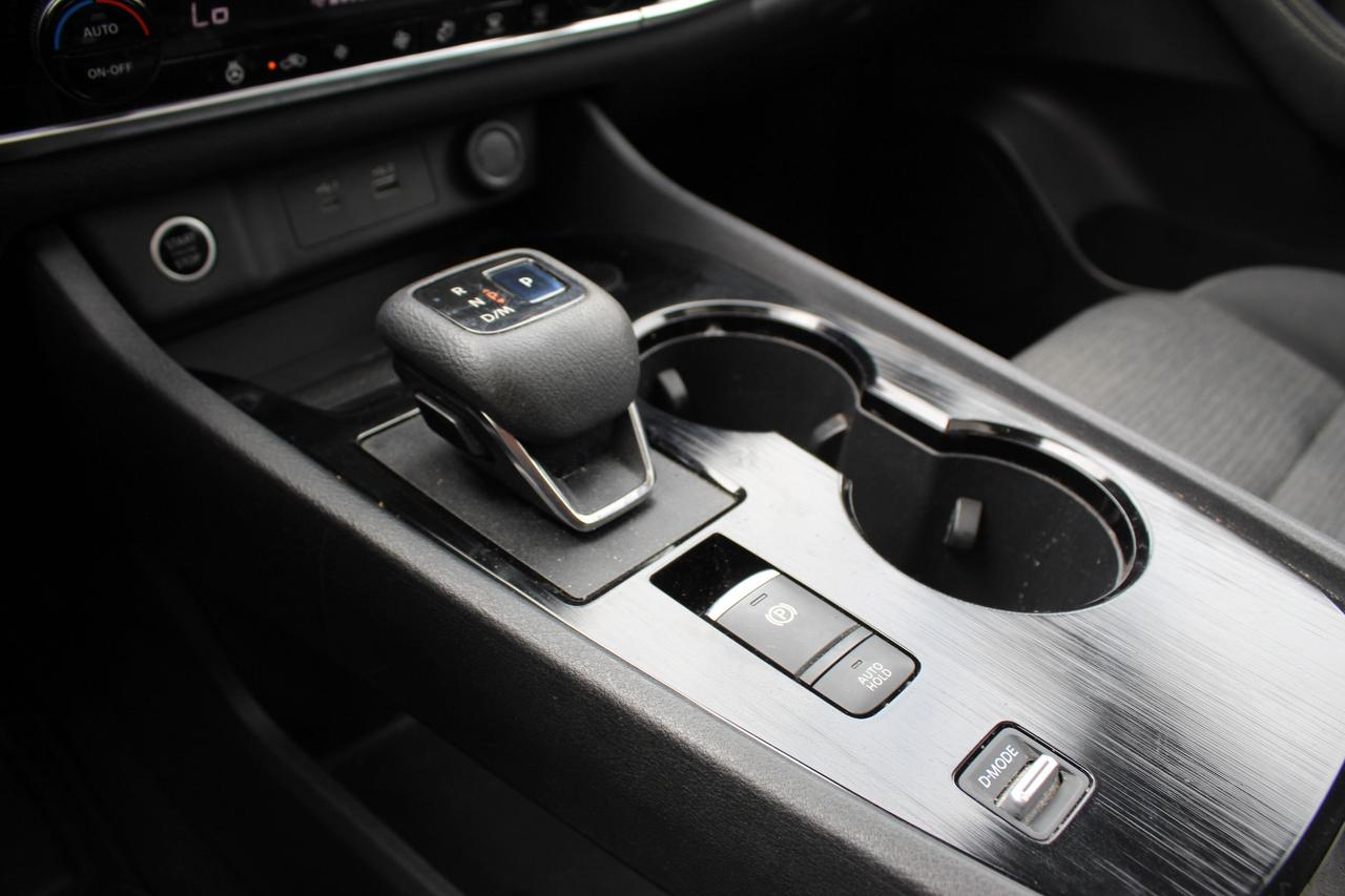 2021 Nissan Rogue SV Photo