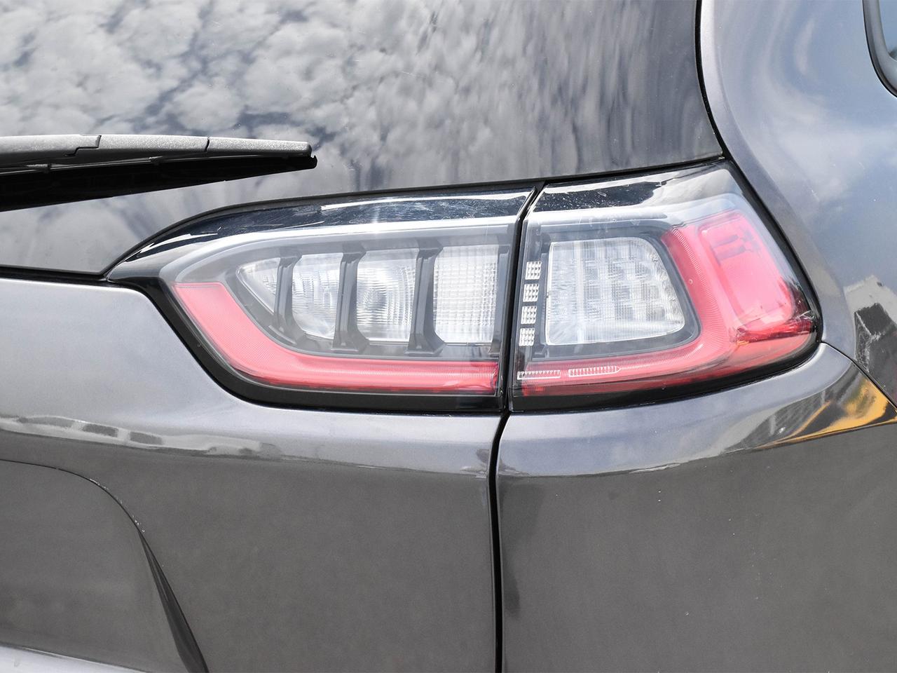 2021 Jeep Cherokee Altitude Photo