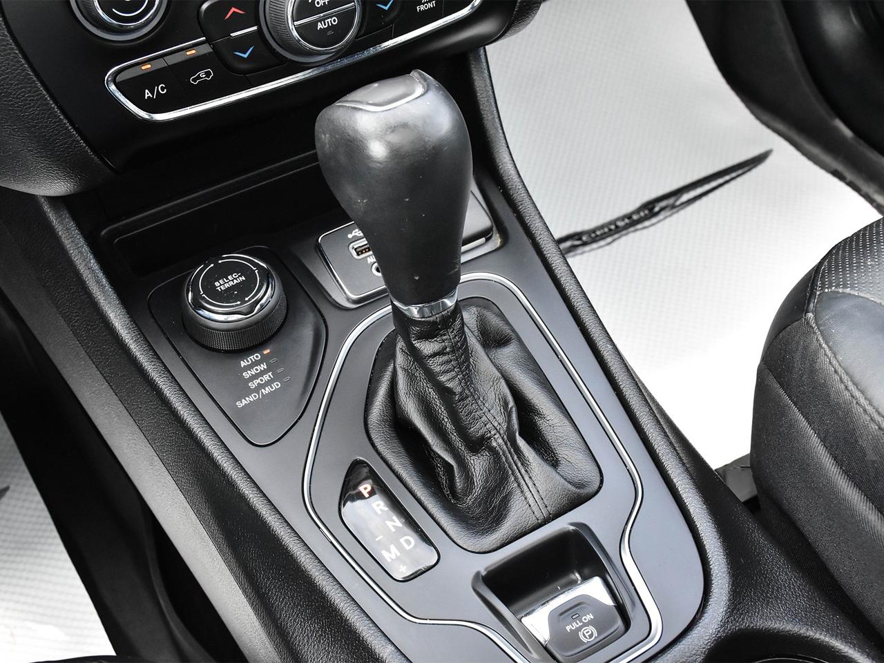 2021 Jeep Cherokee Altitude Photo