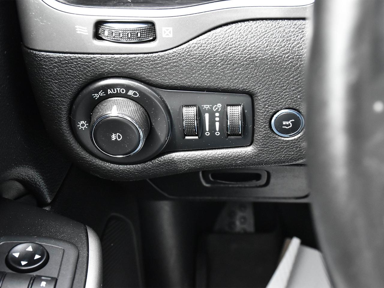 2021 Jeep Cherokee Altitude Photo