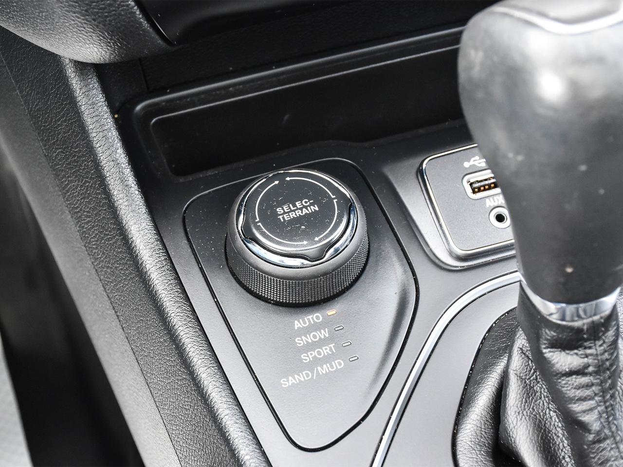 2021 Jeep Cherokee Altitude Photo