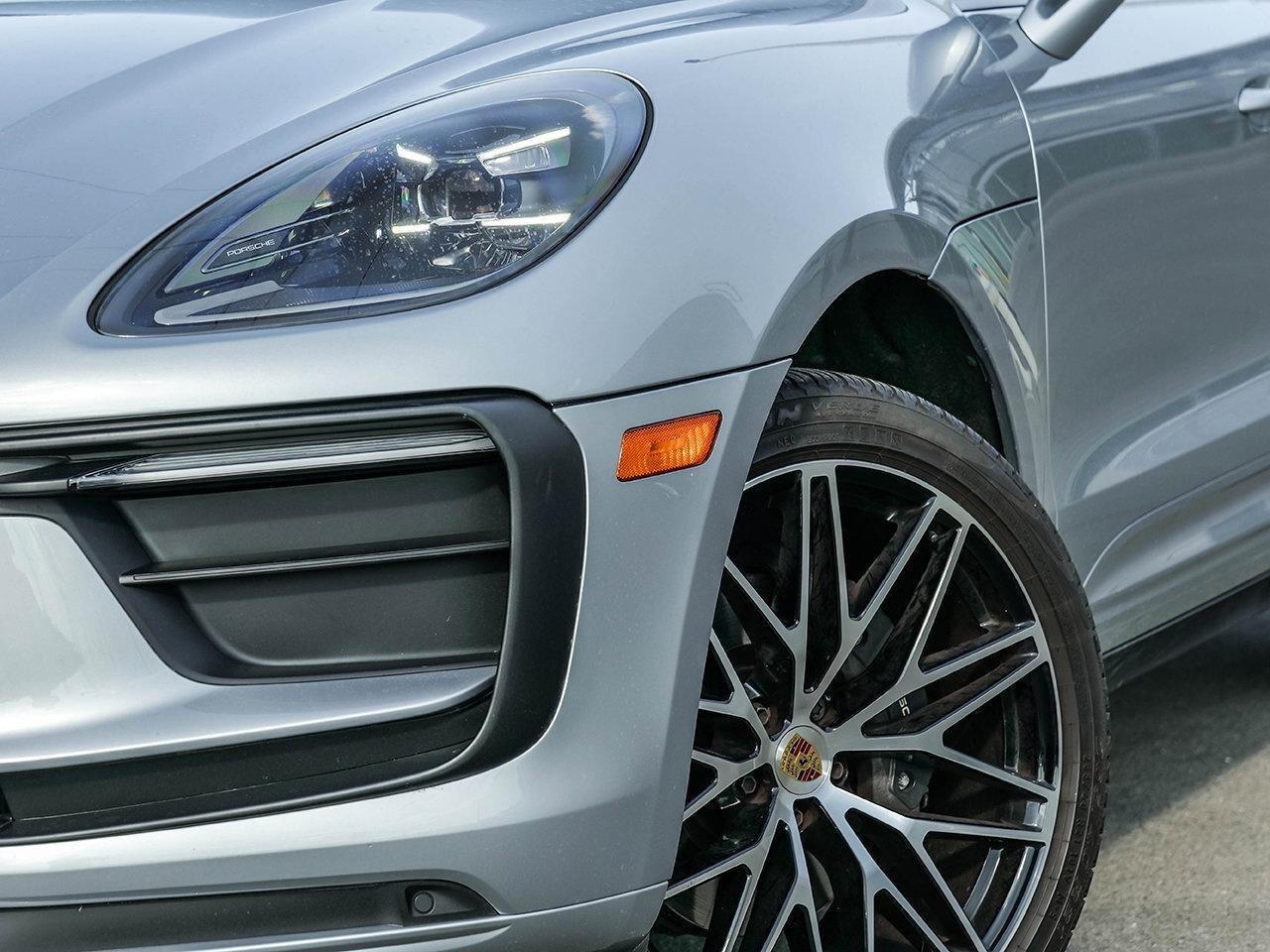 2023 Porsche Macan Premium Plus Package   Panoramic Roof System Photo