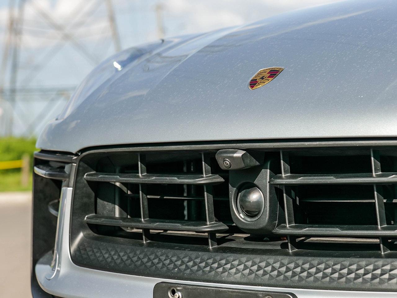 2023 Porsche Macan Premium Plus Package   Panoramic Roof System Photo