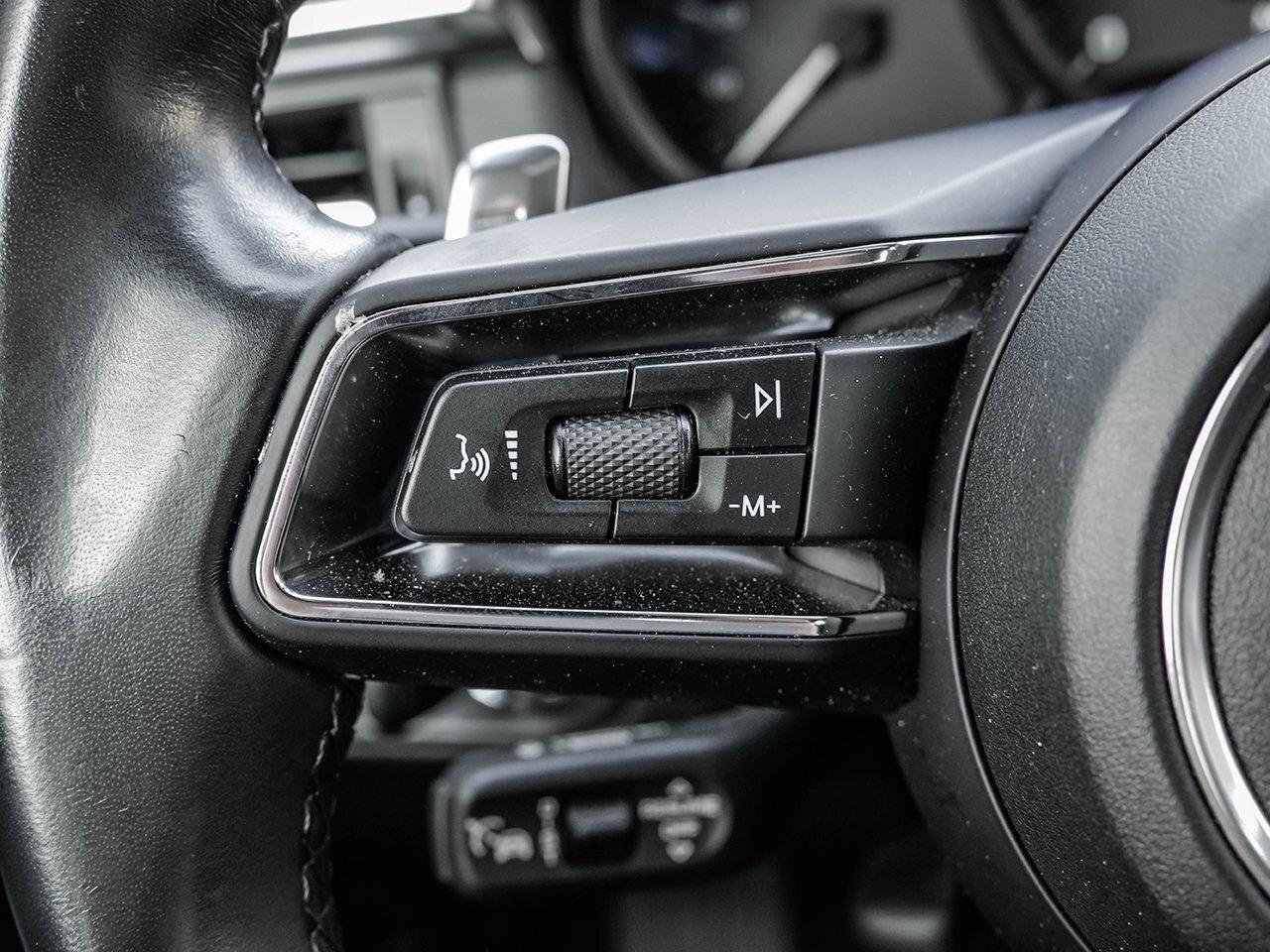 2023 Porsche Macan Premium Plus Package   Panoramic Roof System Photo
