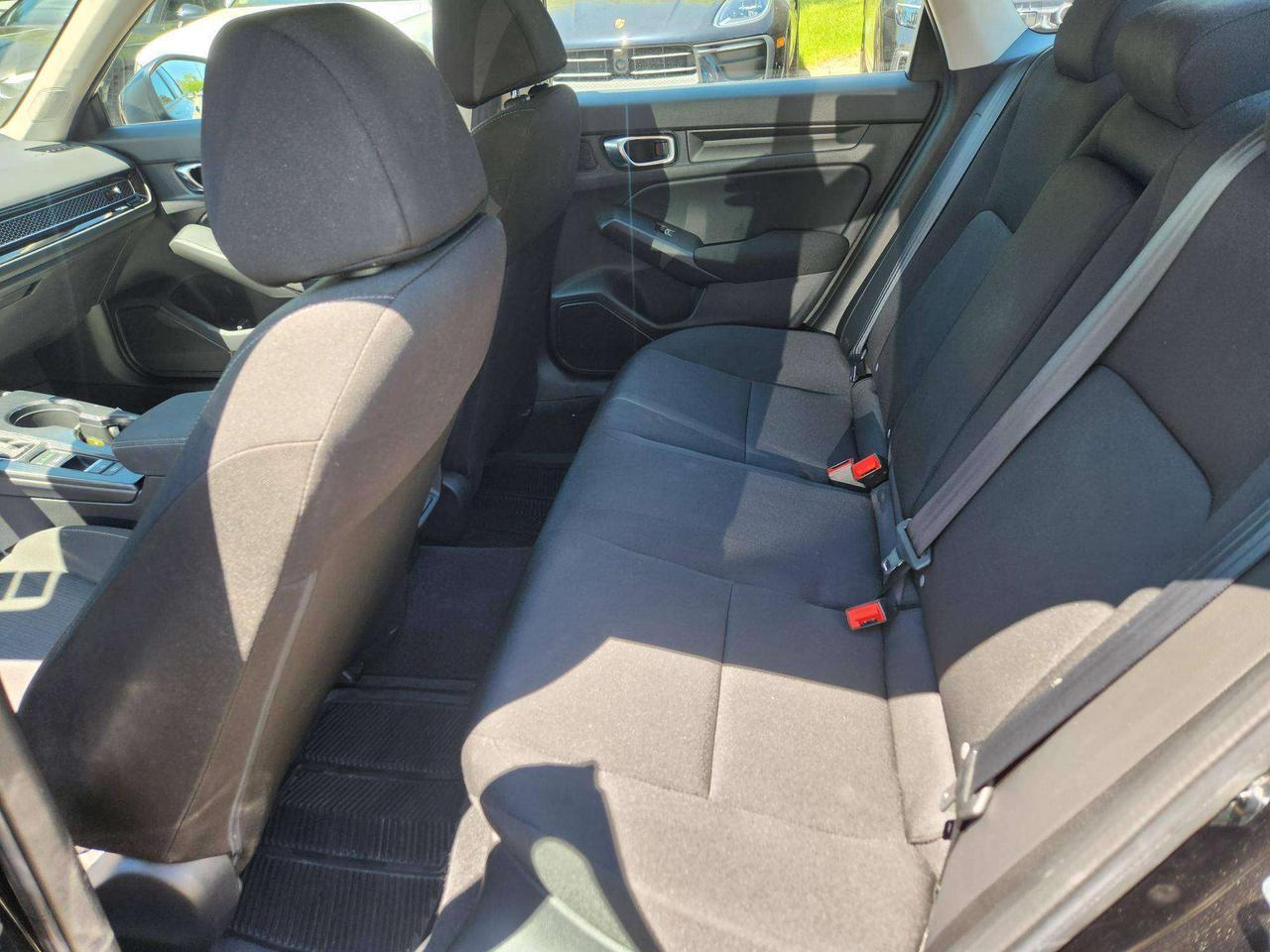 2022 Honda Civic BRAND NEW TIRES AND BRAND NEW BRAKES, SUNROOF, Photo