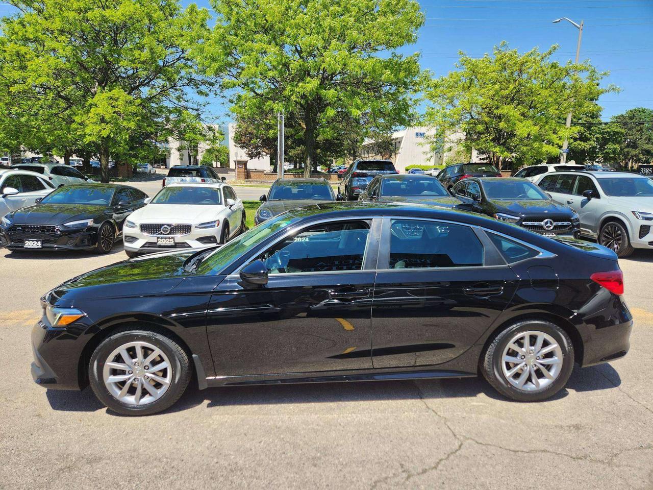 2022 Honda Civic BRAND NEW TIRES AND BRAND NEW BRAKES, SUNROOF, Photo