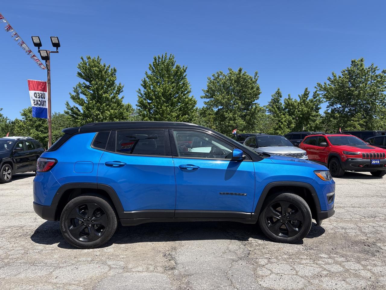 2021 Jeep Compass Altitude 4x4 w/Power Liftgate, NAV, Leather Photo