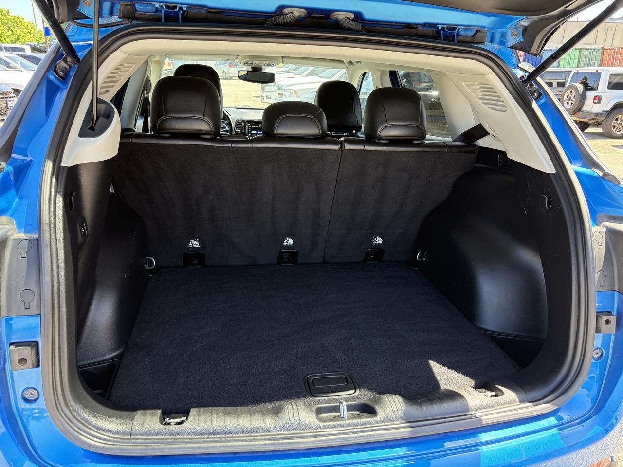2021 Jeep Compass Altitude 4x4 w/Power Liftgate, NAV, Leather Photo