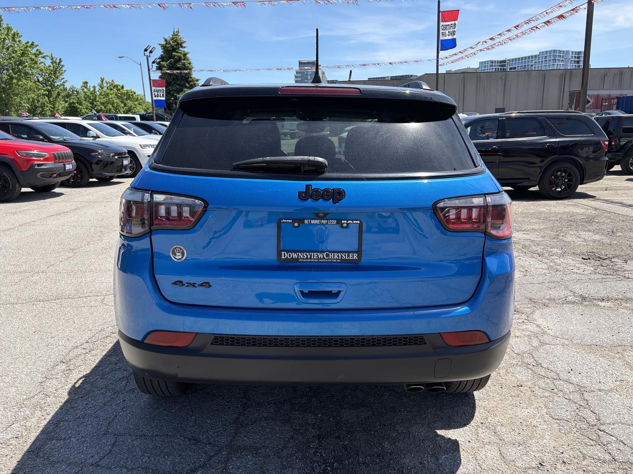 2021 Jeep Compass Altitude 4x4 w/Power Liftgate, NAV, Leather Photo