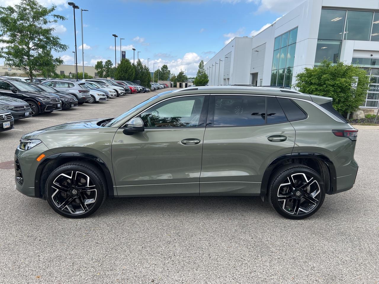 2026 Volkswagen Tiguan Highline Turbo R-Line 4MOTION Photo